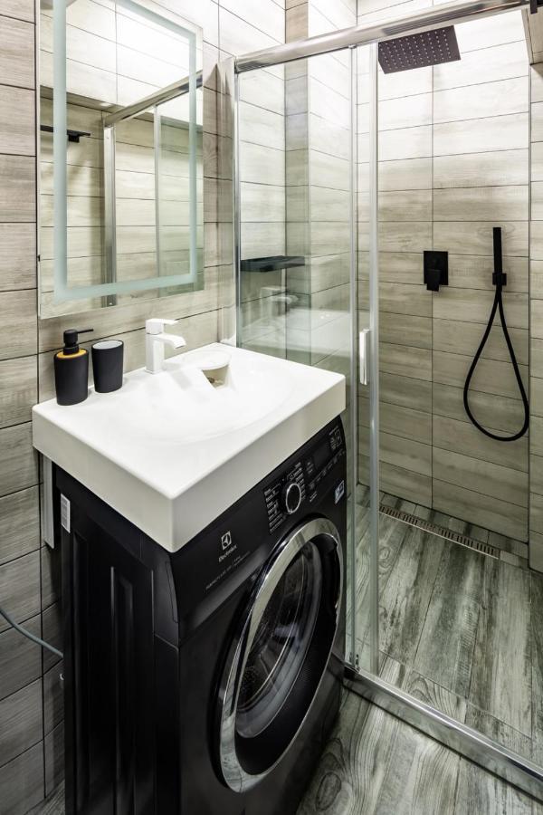 Stylish Apartment In The Center Leopoli Esterno foto